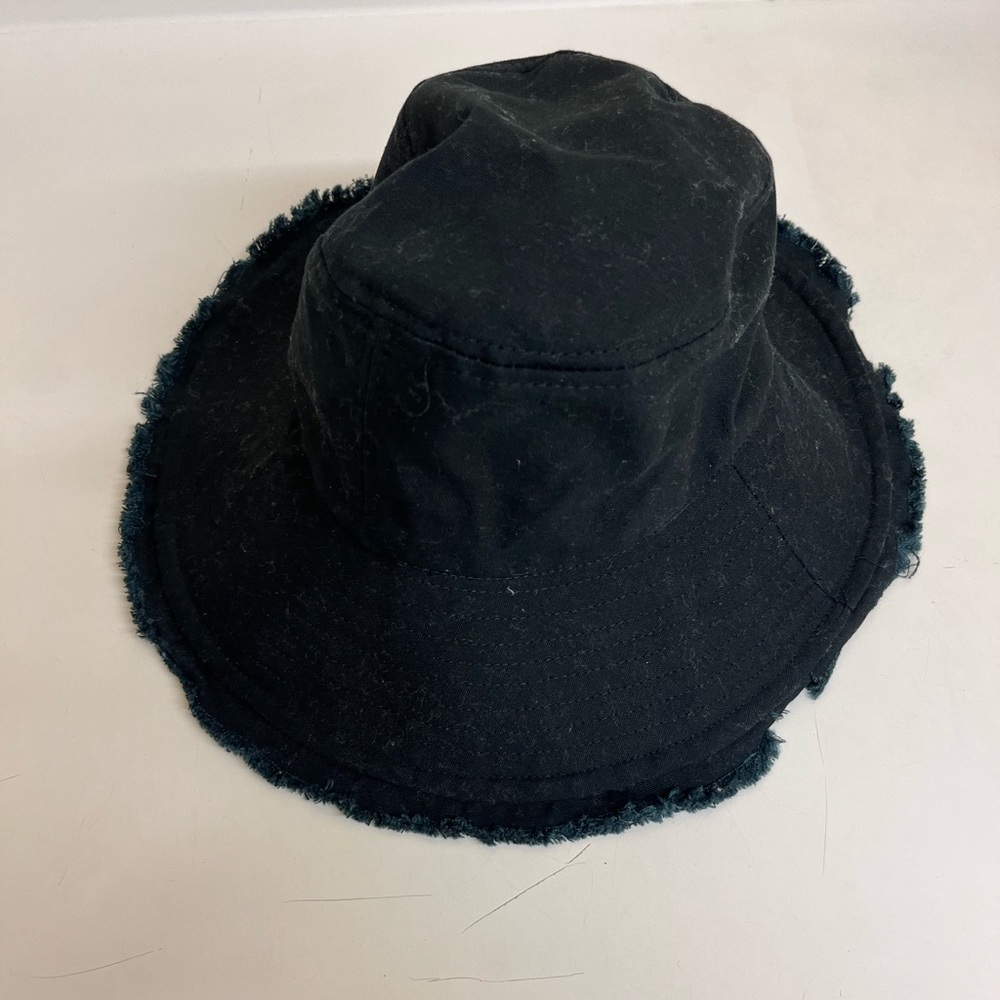 Black Frayed Edge Bucket Hat